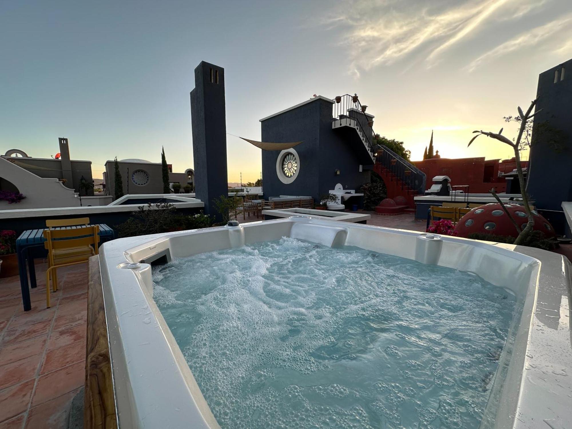 Rooftop Jacuzzi! Country-Style 4 Bedroom Cottage San Miguel de Allende Exterior photo